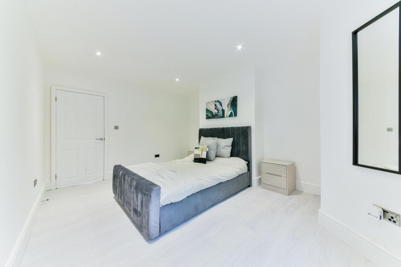 Amazing 2 Bed Apartment Clapham North Londra Esterno foto